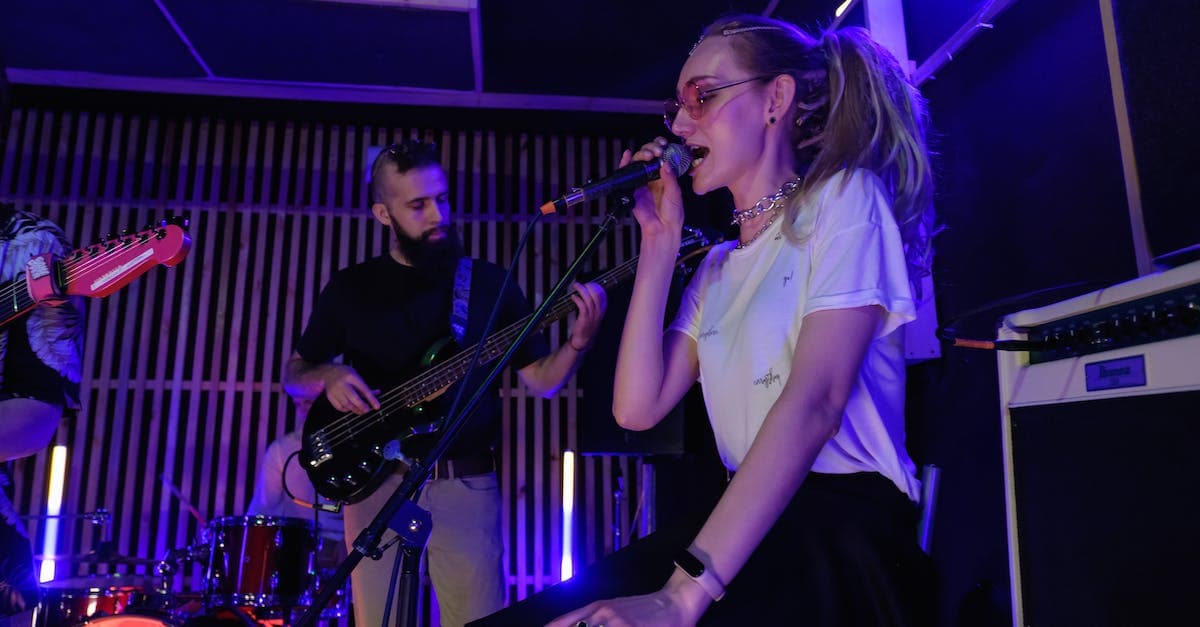 Co to operetka? Rodzaj muzyczno-teatralnej sztuki scenicznej