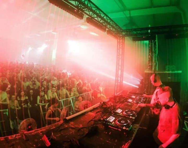 Najlepszy DJ na świecie: Kto rządzi sceną elektroniczną?