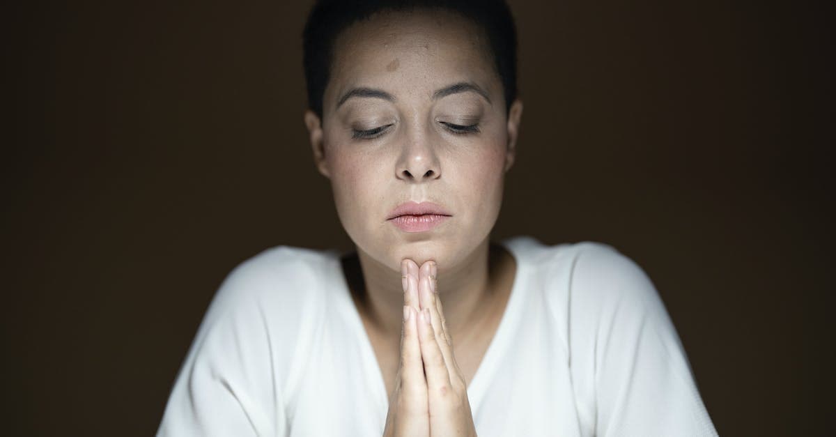 Modlitwa Magnificat – tekst, znaczenie i historia popularnej pieśni Maryi