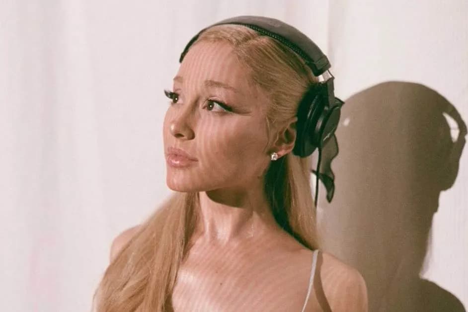 ariana grande podpisuje nową umowę menedżerską