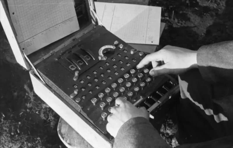 Enigma: odwróć karty historii tego niezgłębionego zespołu
